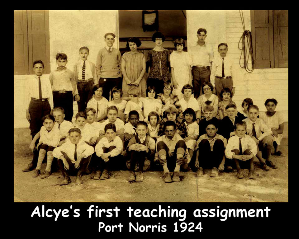 School Class Photo 1924  repaired